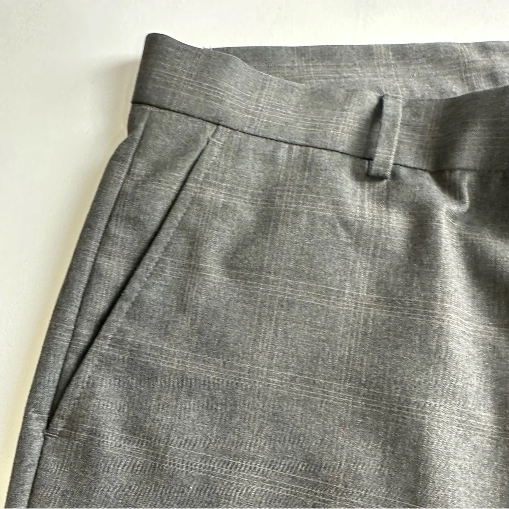 Calvin Klein men’s size 38/30 flat front‎ trousers, grey plaid color